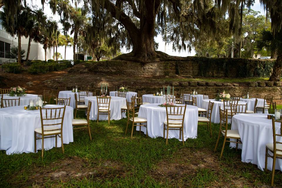 Weddings at Oaks on the River