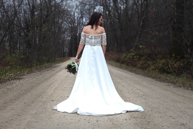 Elegant photo along a road