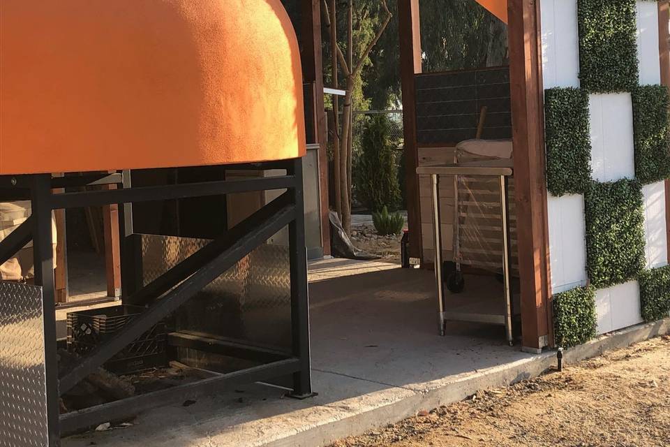 Wood fired pizza oven