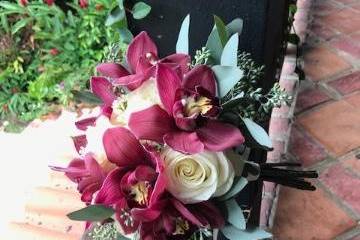 Burgundy and white bouquet