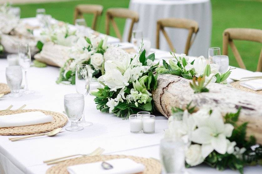 Centerpiece log design