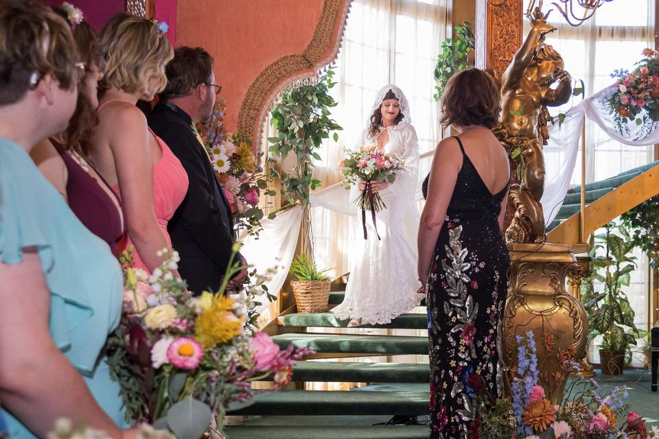 Beautiful Madonna Inn bride.