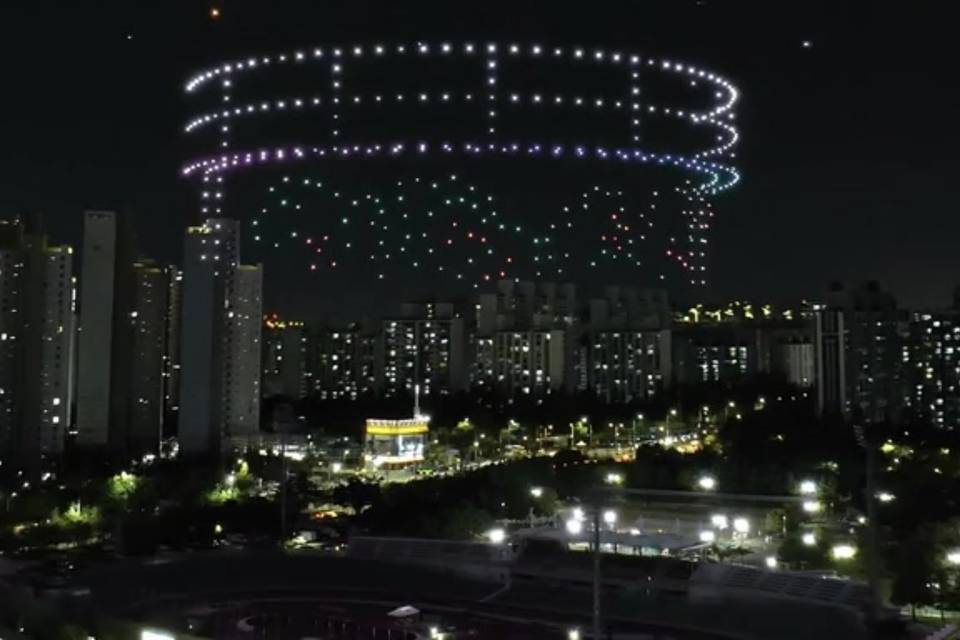 Electric Sky Drone Shows  (9)