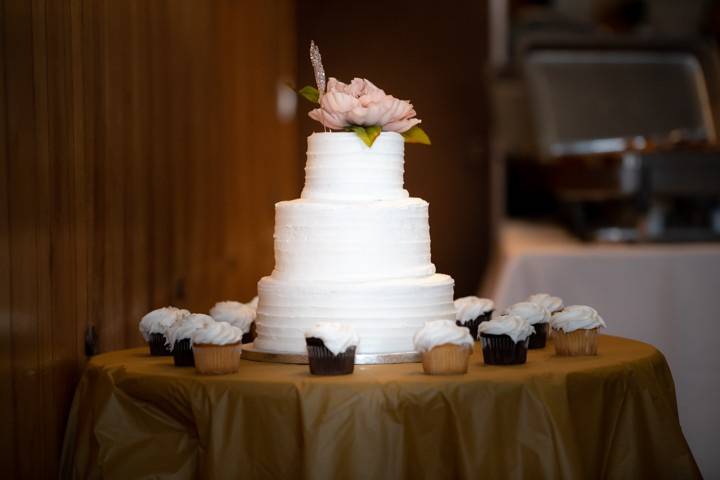 A classic white wedding cake