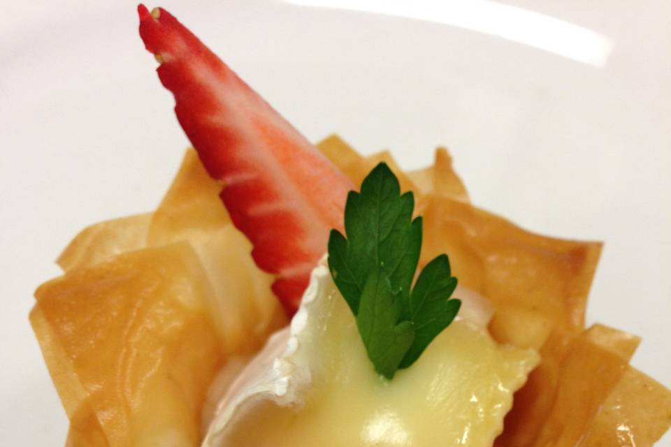 Strawberry and brie in phyllo cup