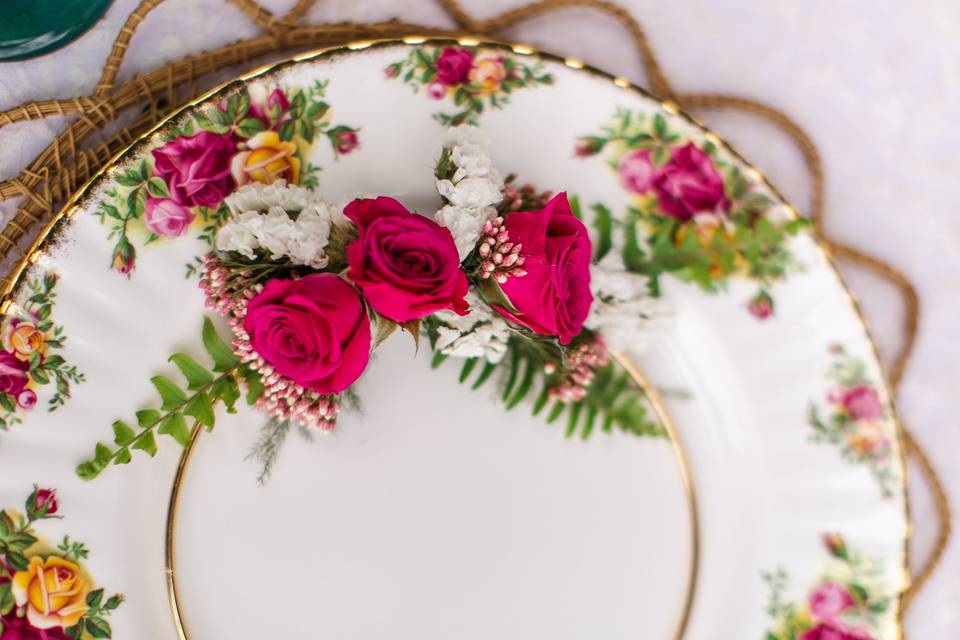 Table setting with flowers