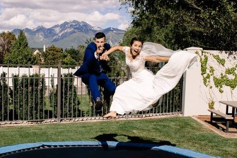 Colonial house wedding