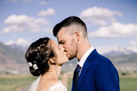 Colonial house wedding