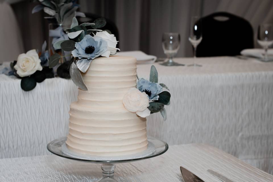 Ribbon Modern Wedding Cake