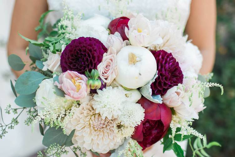 Peonies, dahlias and jazmine