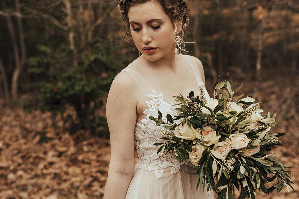 Garden roses, olive & heather