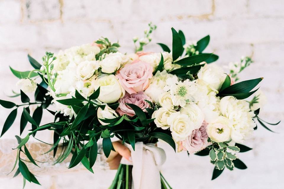 Lush bouquet with nagi greens