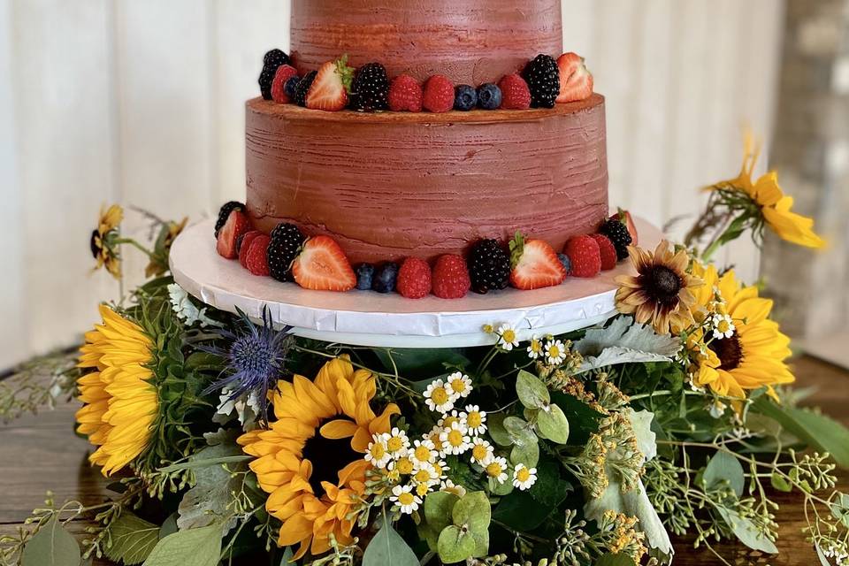 Velvet wedding cake