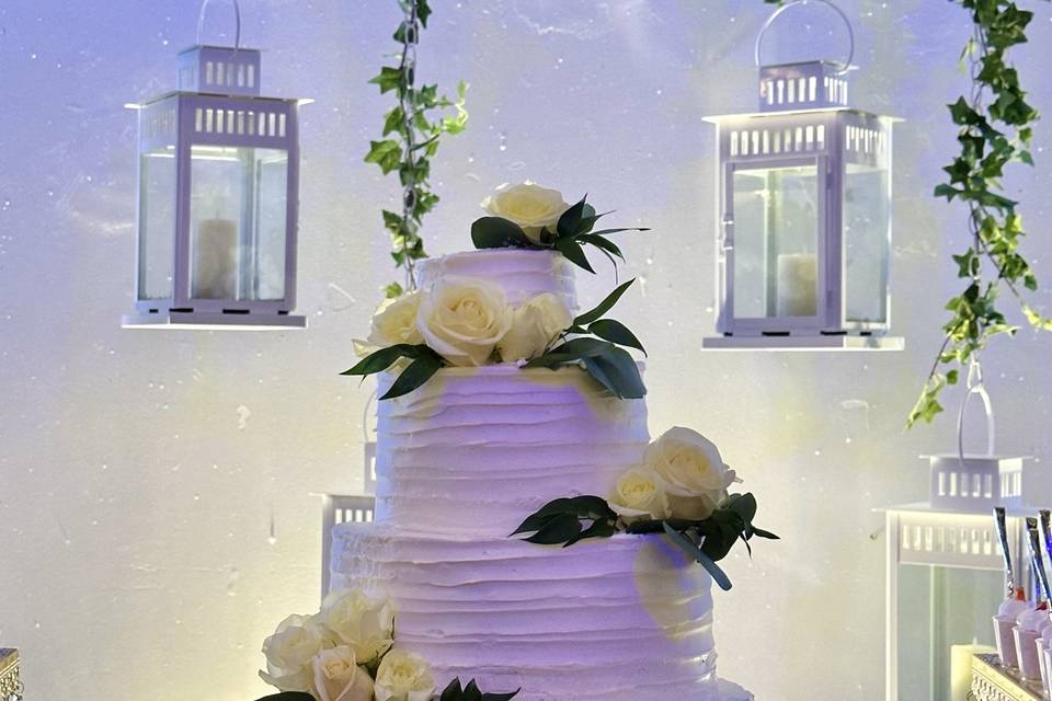 Dreamy wedding cake