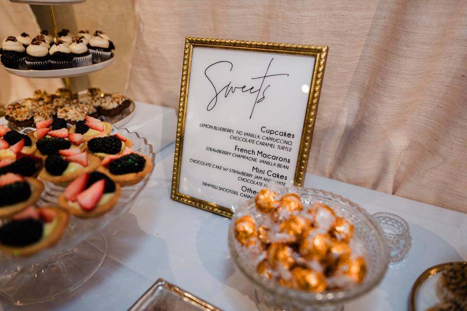 Dessert table details