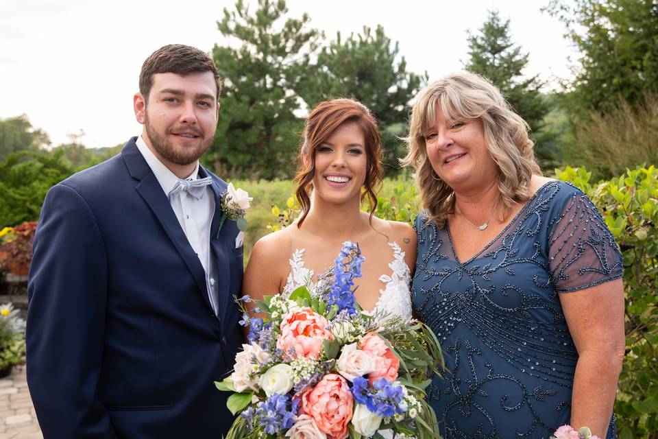 Bride with her Mom & Brother