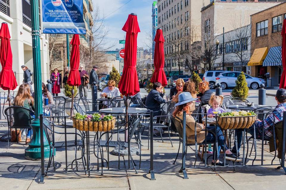 Great Outdoor Dinning