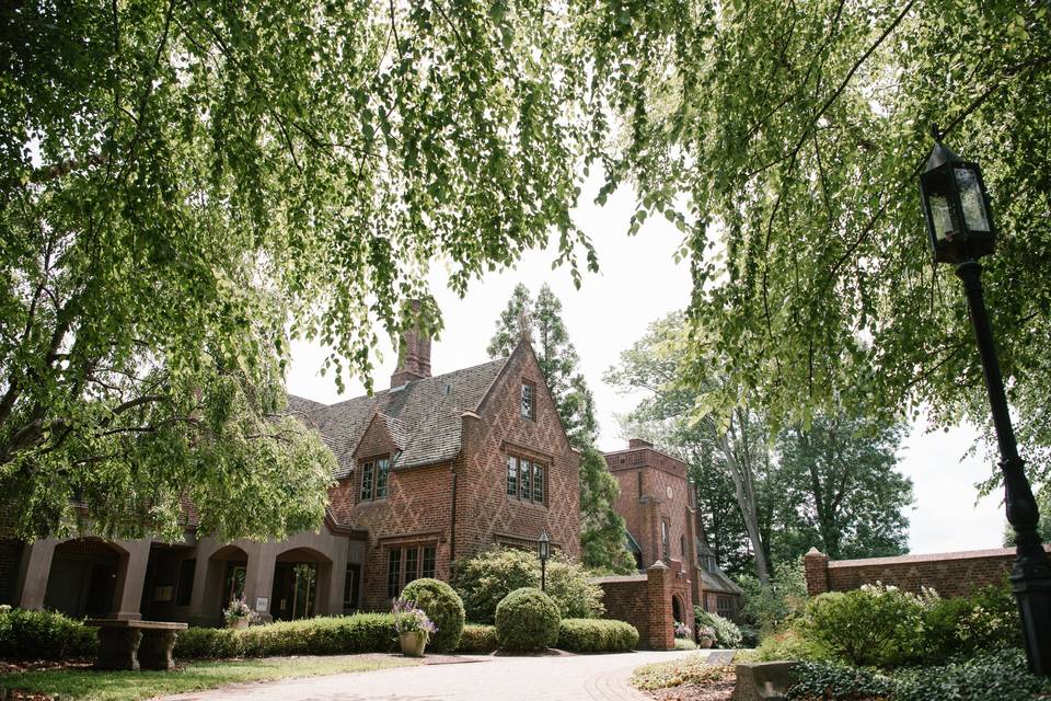 Aldie Mansion