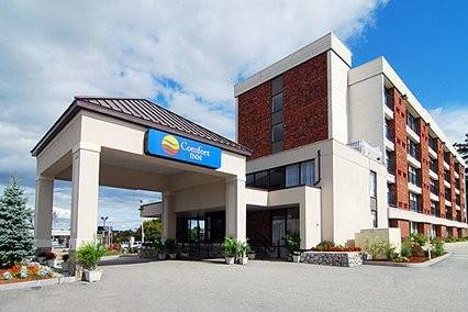 Comfort Inn MHT Airport