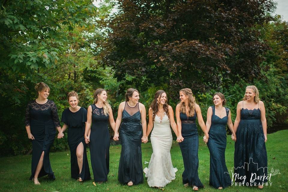 Bride and bridesmaids | Meg Darket Photo