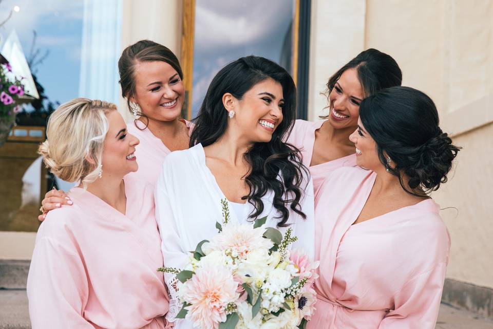 Bride and bridesmaids | Rosy&Shaun Photo
