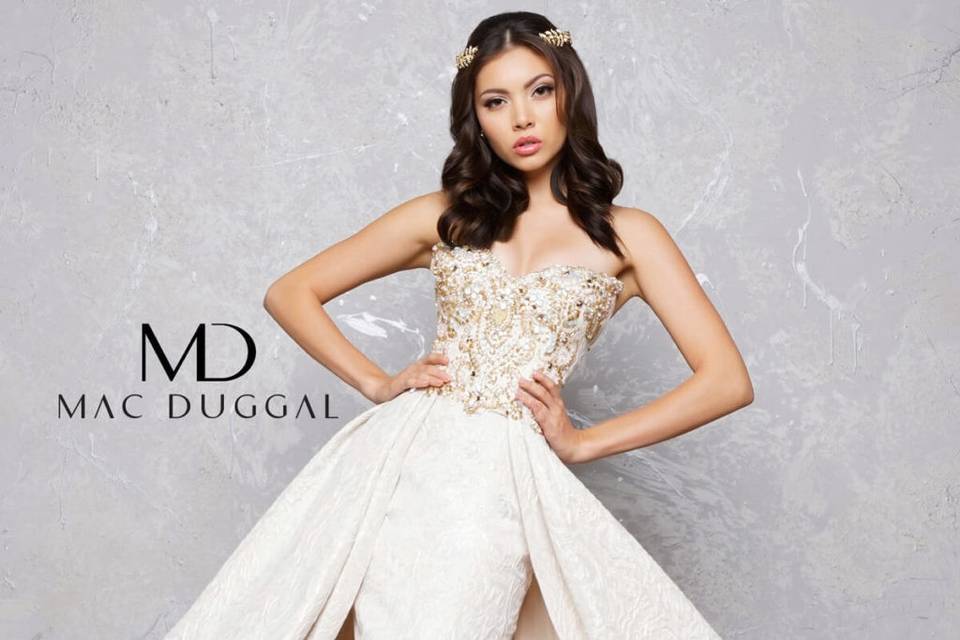 Wedding dress, ivory, long.
lilisbeverlyhillscouture.com