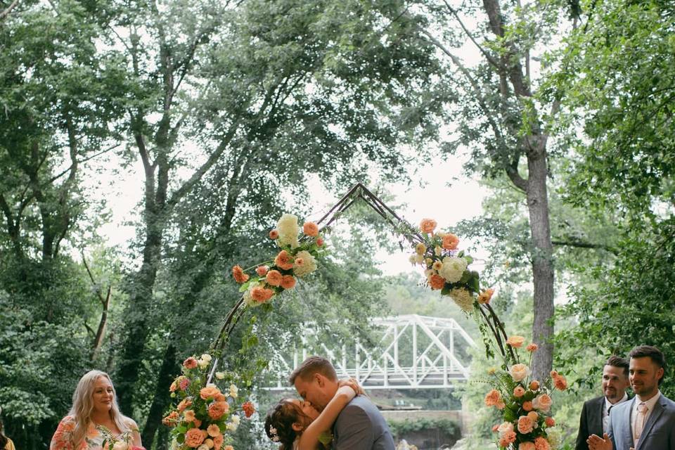 Minimal wedding arch