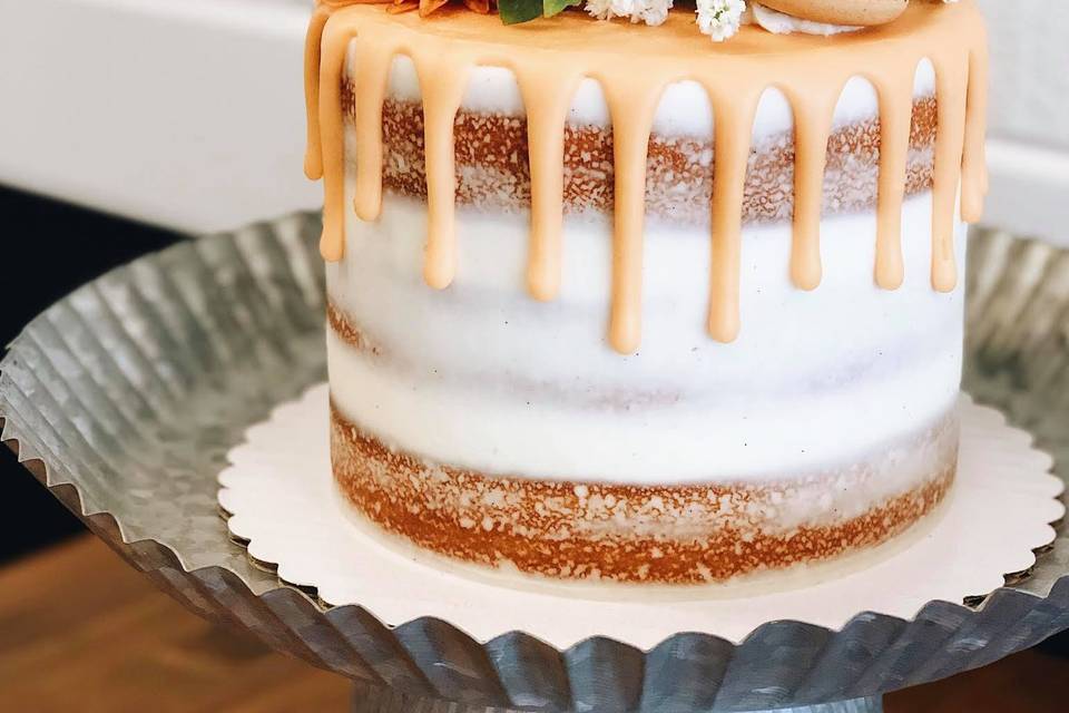 Vanilla naked cake