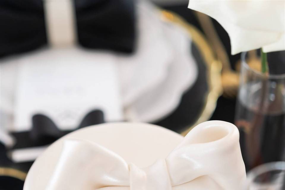 Bow cake
