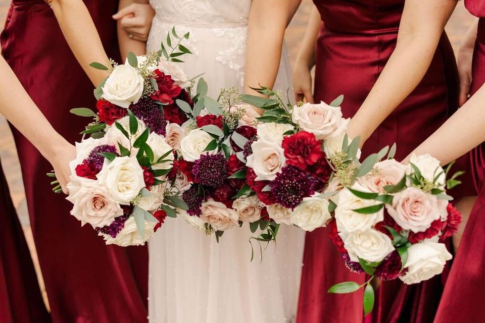 Red bouquet theme