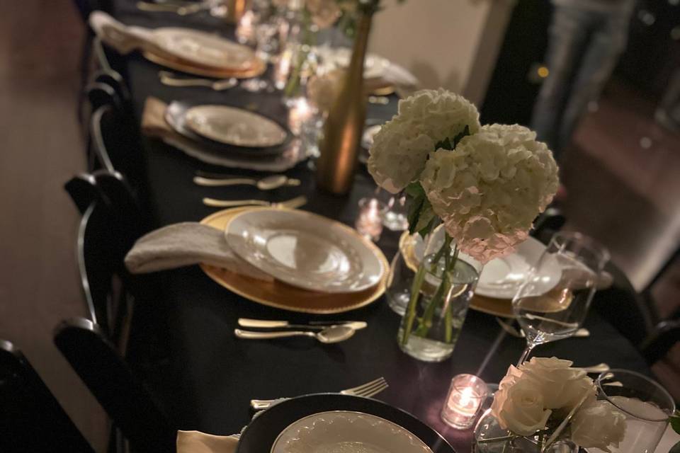 Posh decor table setting