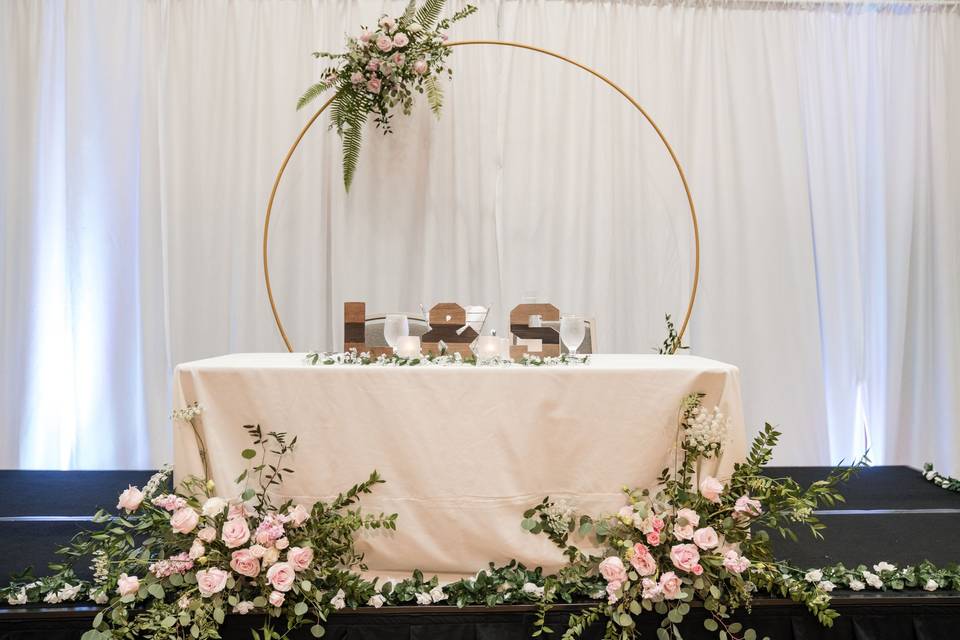 Sweetheart table setup