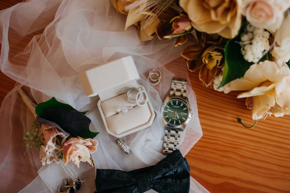 Details flat lay