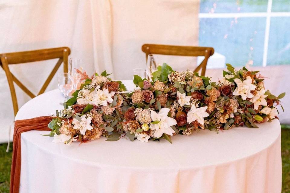 Dais made with bouquets