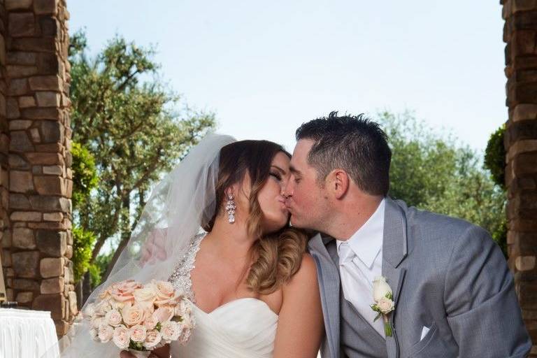 Fresno, Clovis,  Wedding Photography, Beautiful bride.  Fresno Wedding.   Tuscan Gardens