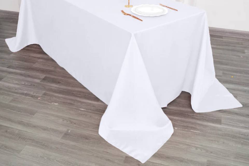 8ft Table with Table cloth