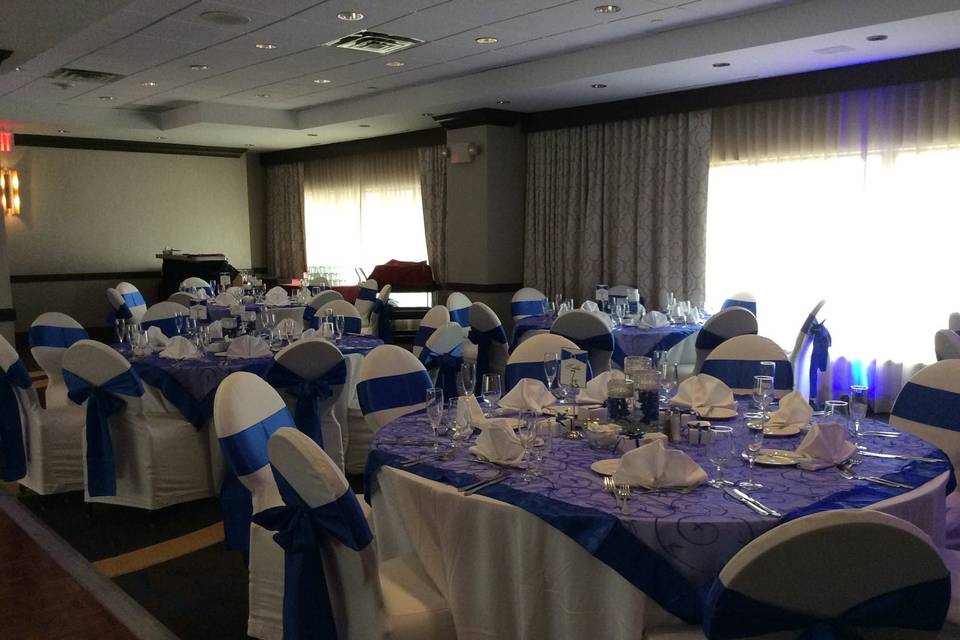 Blue reception decor