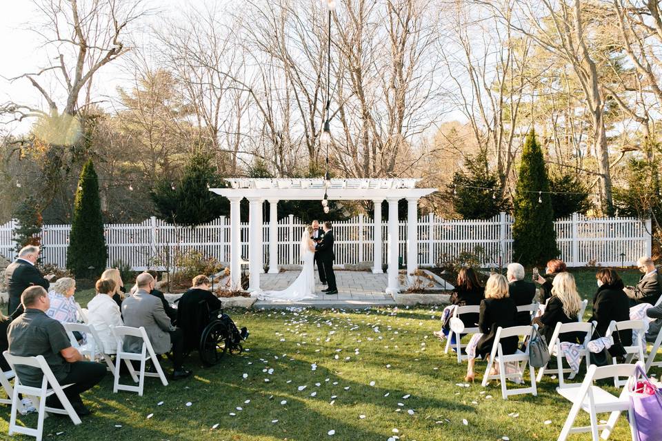 Elegant outdoor ceremony