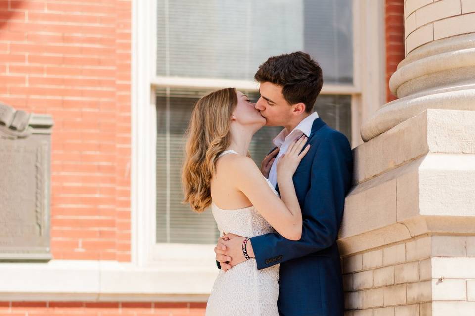 Courthouse steps elopement
