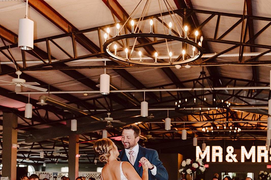 Lone Summit Ranch - Venue - Lees Summit, MO - WeddingWire