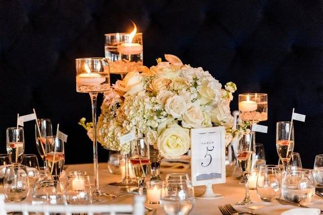 Table setting with centerpiece