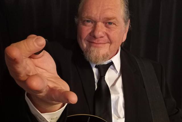 Let me entertain you!