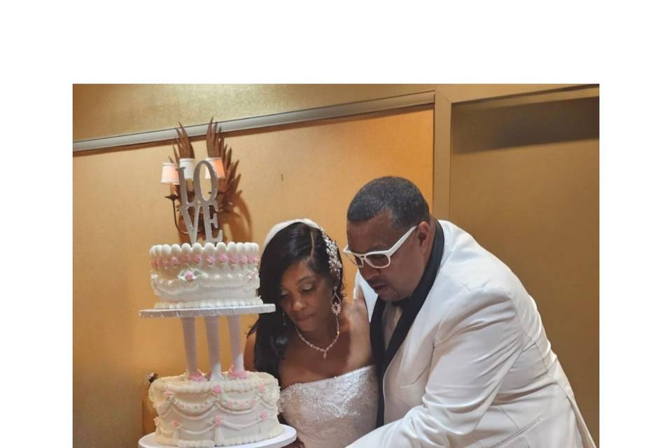 Cake cutting