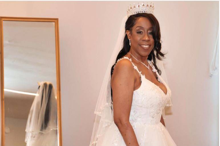Bride photos in suite