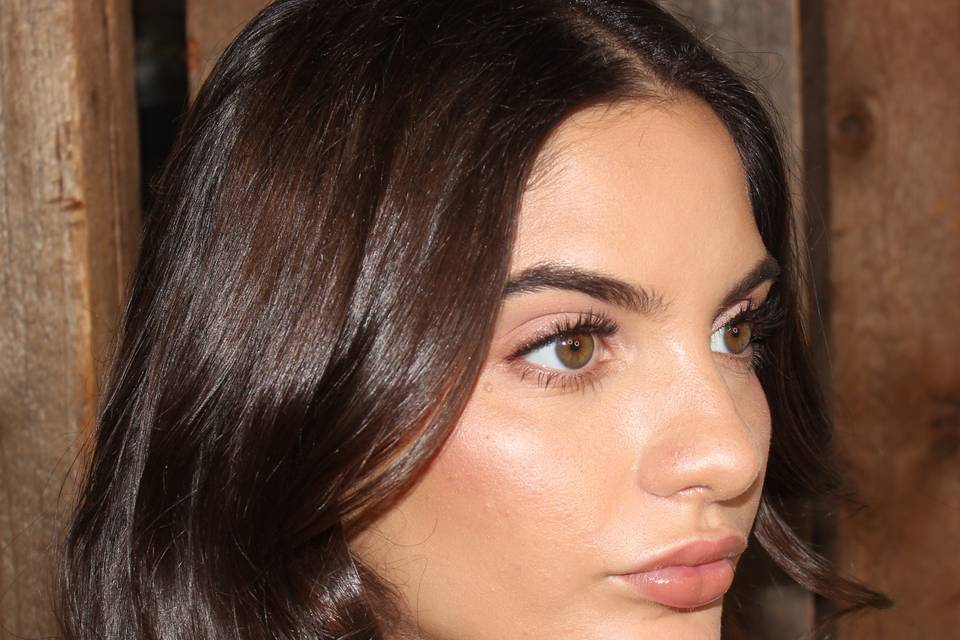 Dewy bridesmaid makeup