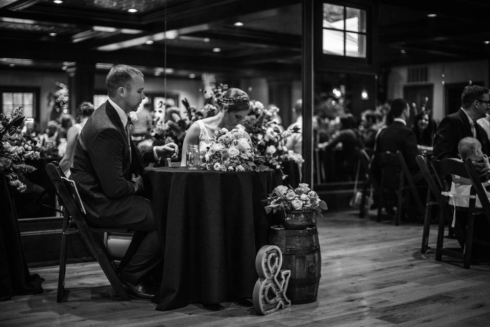 Newlyweds' table | Photo by Anna May Photography