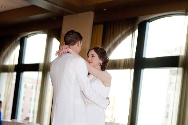 Dancing On The Cloud