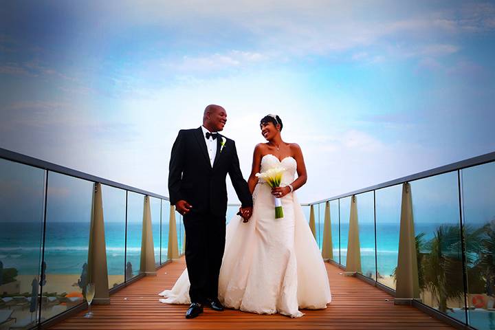 Married couple on boardwalk - Austin Fine Photography