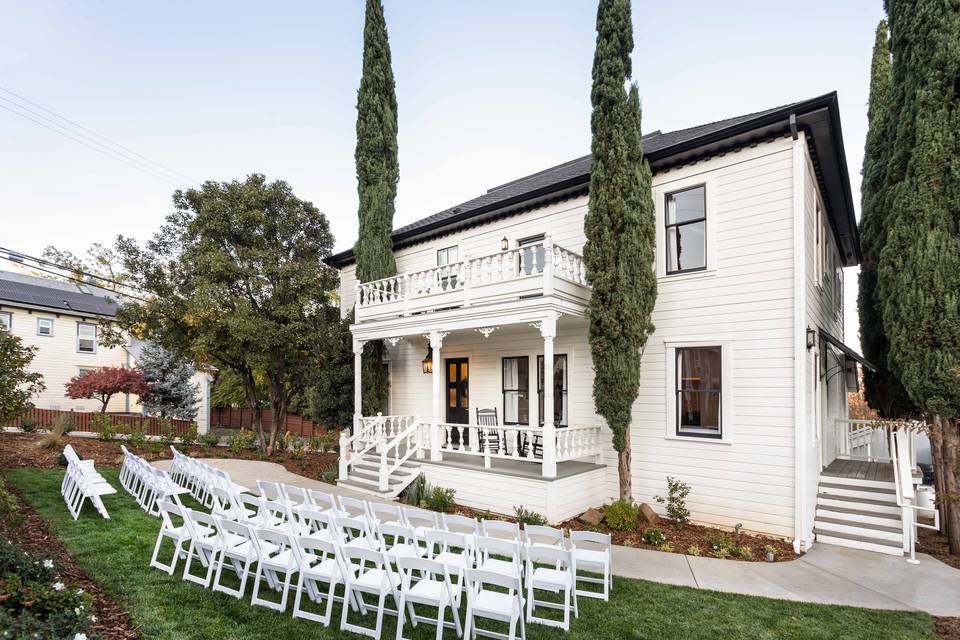 Purcell House Lawn ceremony