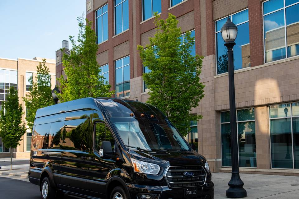 Ford Transit 350 Black